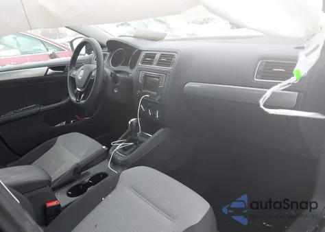 2017 Volkswagen Jetta 1.4T S z USA, uszkodzony, nr VIN 3VW2B7AJ5HM331441